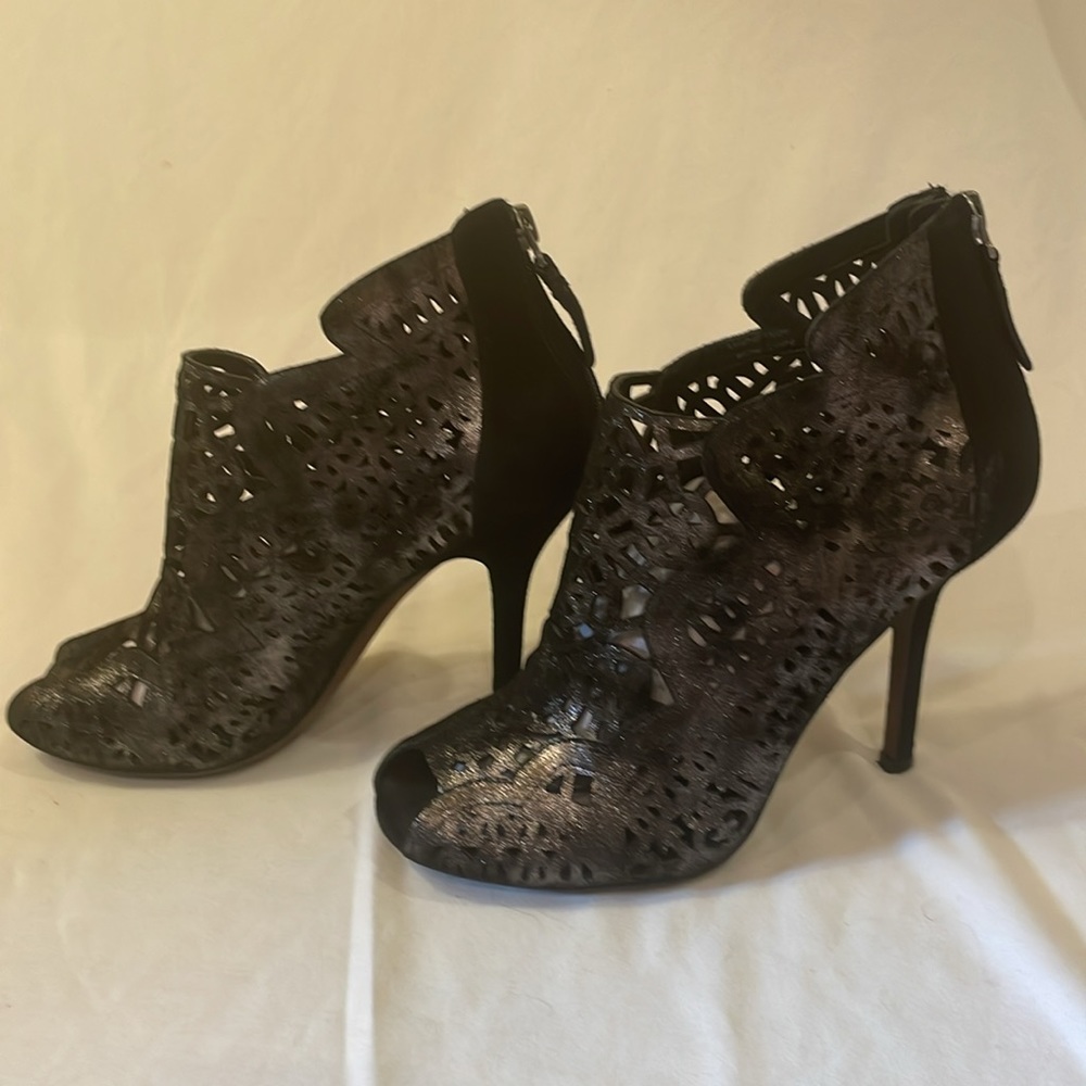 Vera Wang Black Metallic Celina Heel Sz 7.5